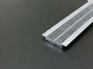 スチール製　Ｕ字溝用グレーチング　細目ノンスリップタイプ　溝幅120用　T-14